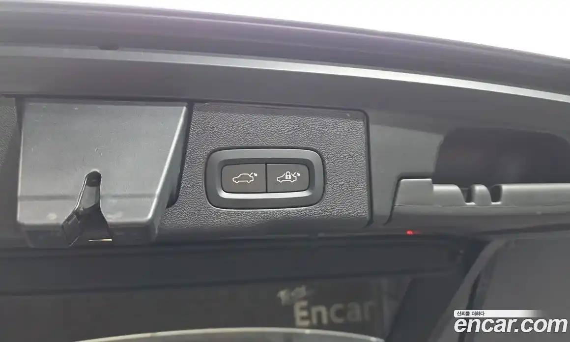 Volvo XC60 2018 2.0 автомат (гидро), фото 34