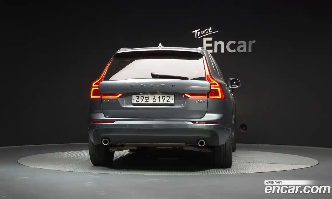 Volvo XC60 2018 2.0 автомат (гидро), фото 4