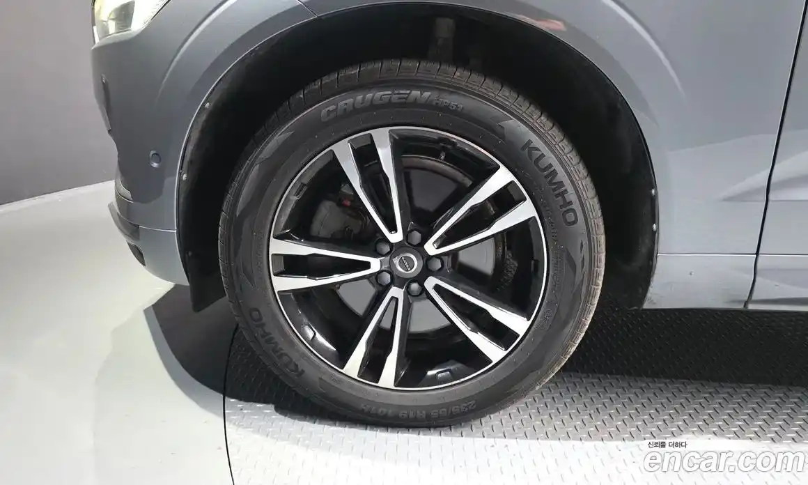 Volvo XC60 2018 2.0 автомат (гидро), фото 5