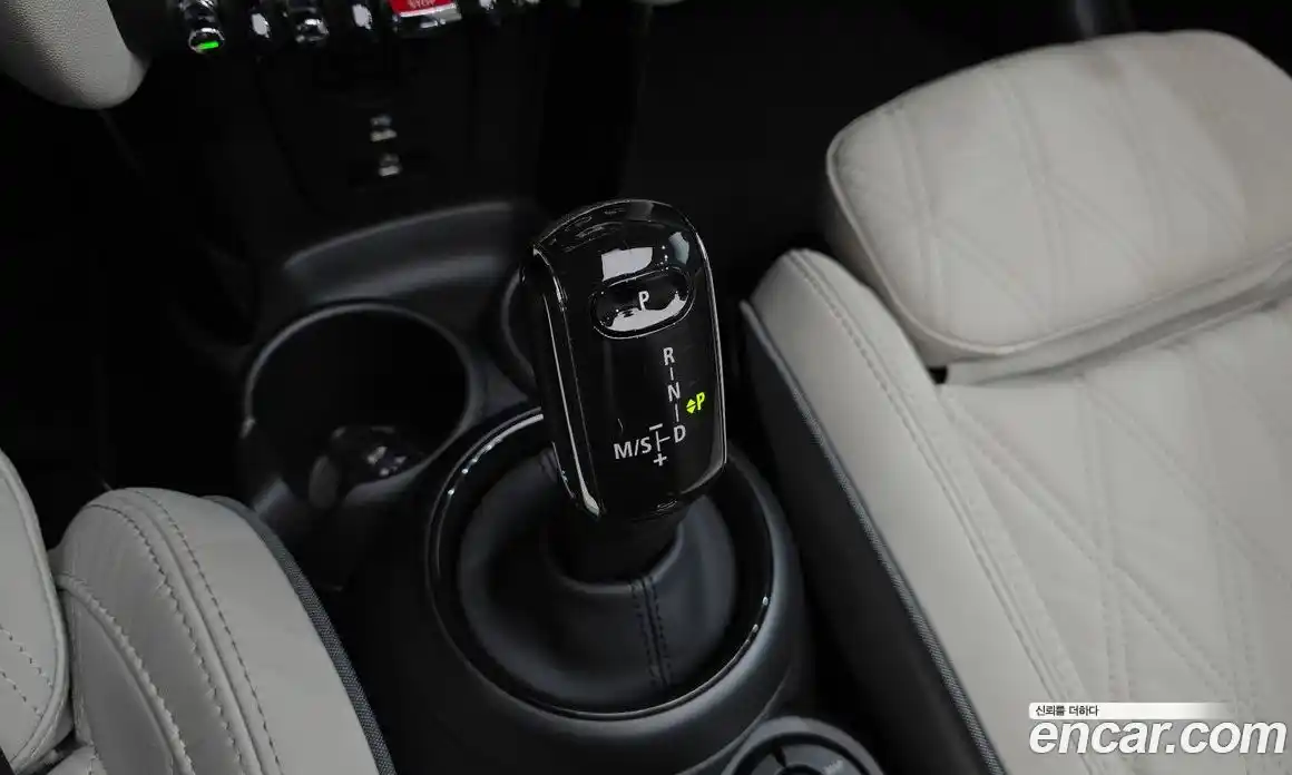 Mini Cooper Convertible 2023 2.0 автомат (гидро), фото 12