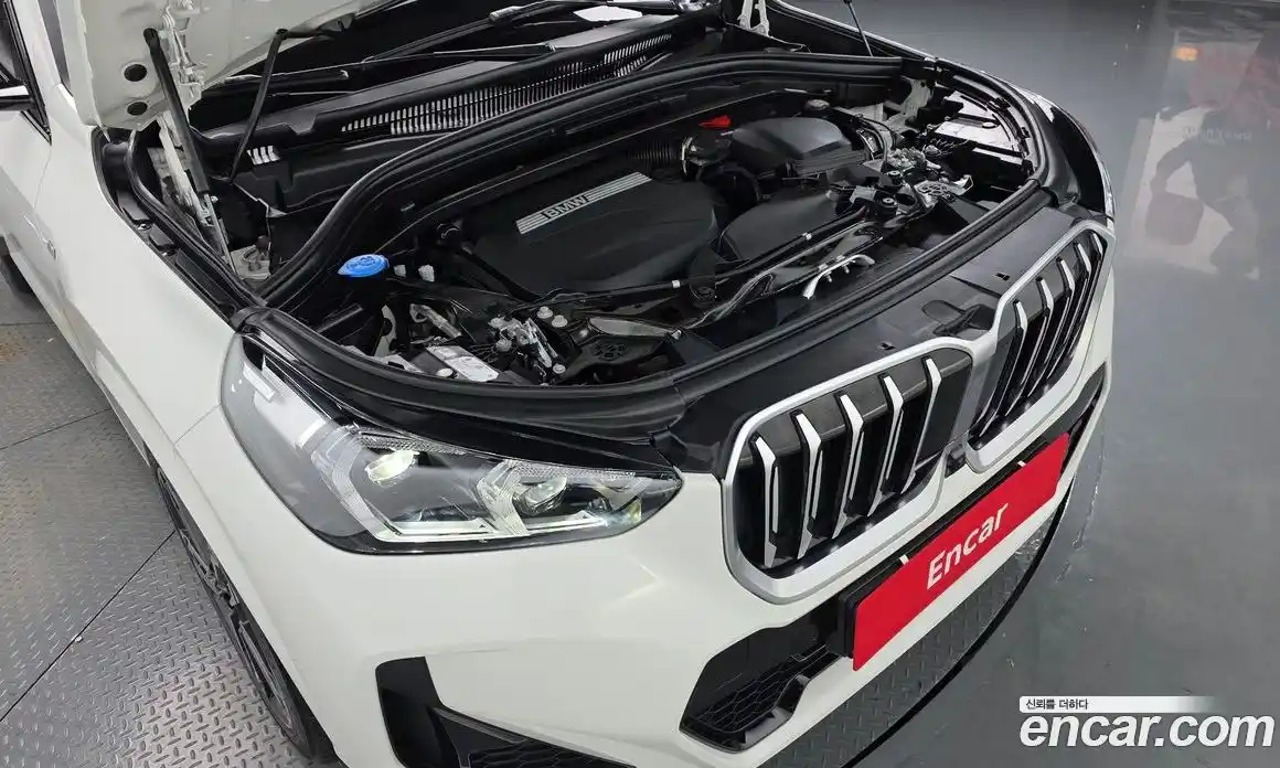 BMW X1 2024 2.0 автомат (гидро), фото 5