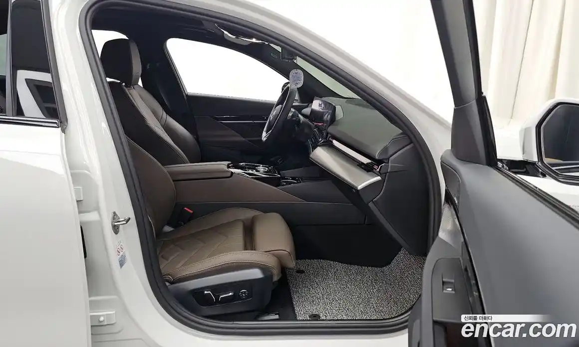 BMW 5 серия 2024 2.0 автомат (гидро), фото 17