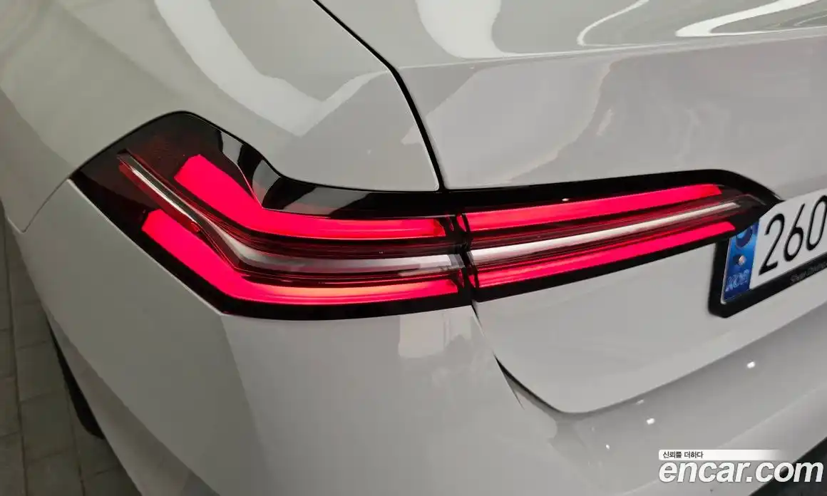 BMW 5 серия 2024 2.0 автомат (гидро), фото 9
