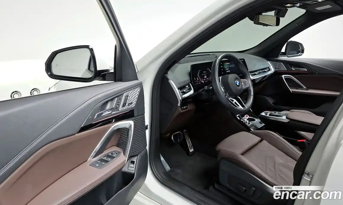 BMW X1 2024 2.0 автомат (гидро), фото 12