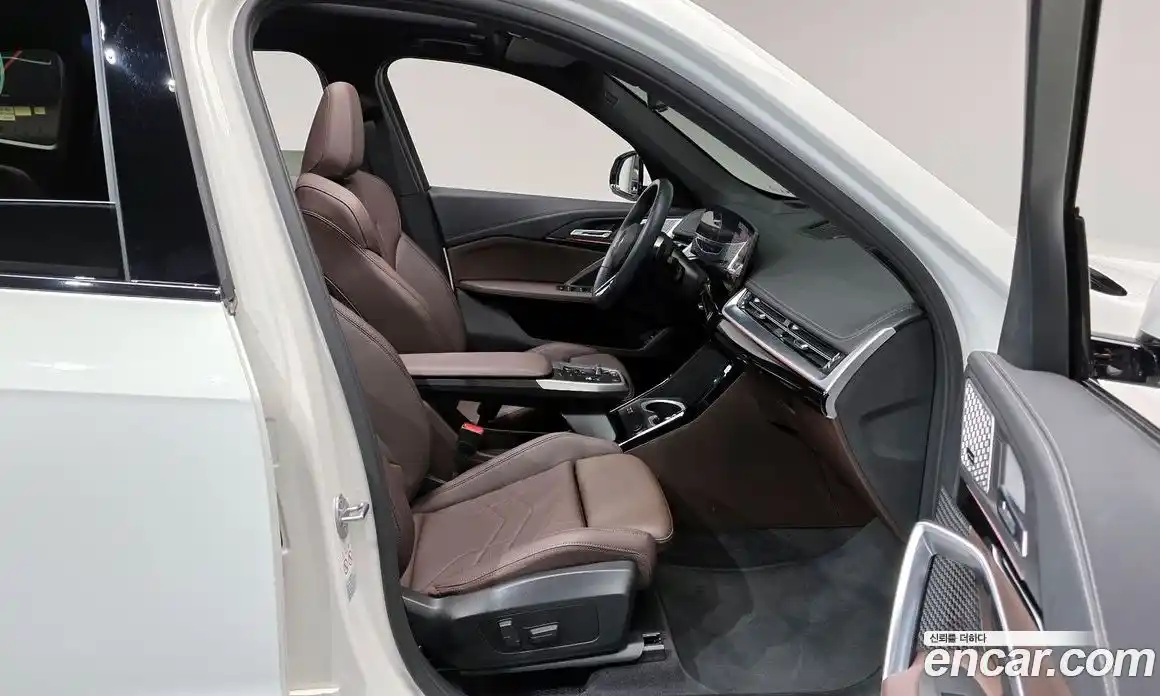 BMW X1 2024 2.0 автомат (гидро), фото 16
