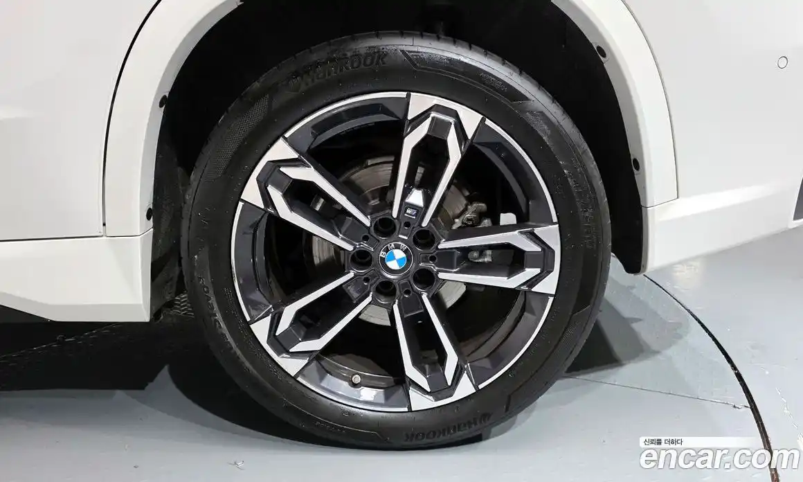 BMW X1 2024 2.0 автомат (гидро), фото 6