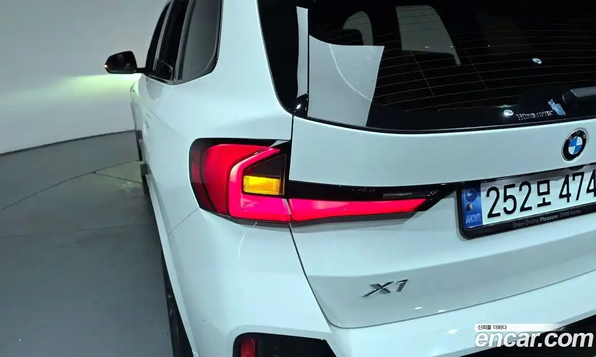 BMW X1 2024 2.0 автомат (гидро), фото 8