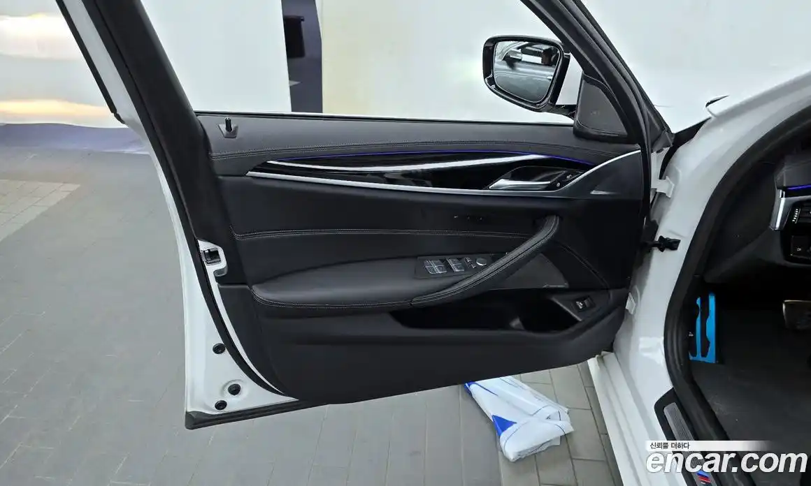 BMW 5 серия 2023 2.0 автомат (гидро), фото 14