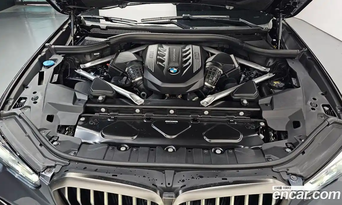 BMW X5 2022 4.4 автомат (гидро), фото 6