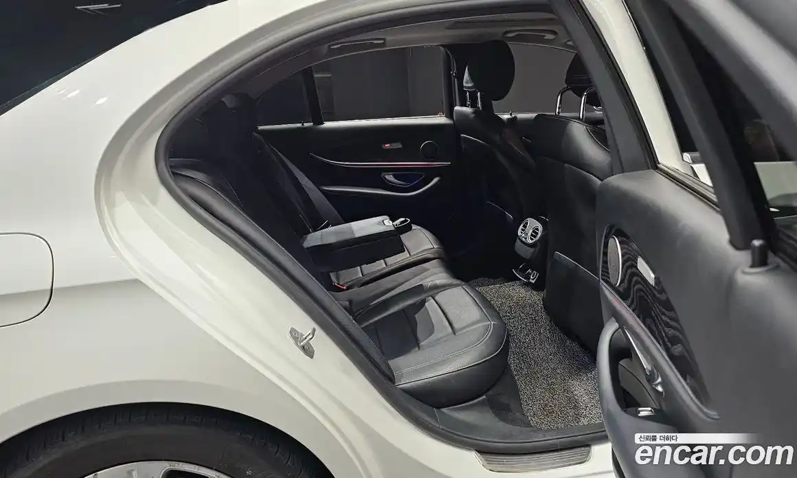 Mercedes-Benz E-Class 2018 2.0 автомат (гидро), фото 17