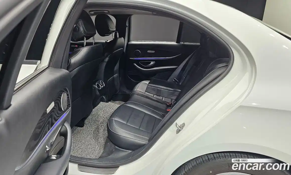Mercedes-Benz E-Class 2018 2.0 автомат (гидро), фото 18
