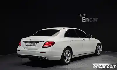 Mercedes-Benz E-Class 2018 2.0 автомат (гидро), миниатюра 2