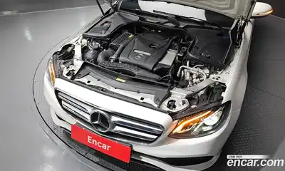 Mercedes-Benz E-Class 2018 2.0 автомат (гидро), миниатюра 6