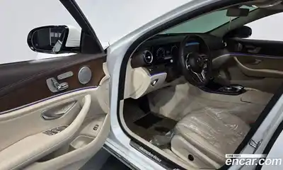Mercedes-Benz E-Class 2018 2.0 автомат (гидро), миниатюра 12