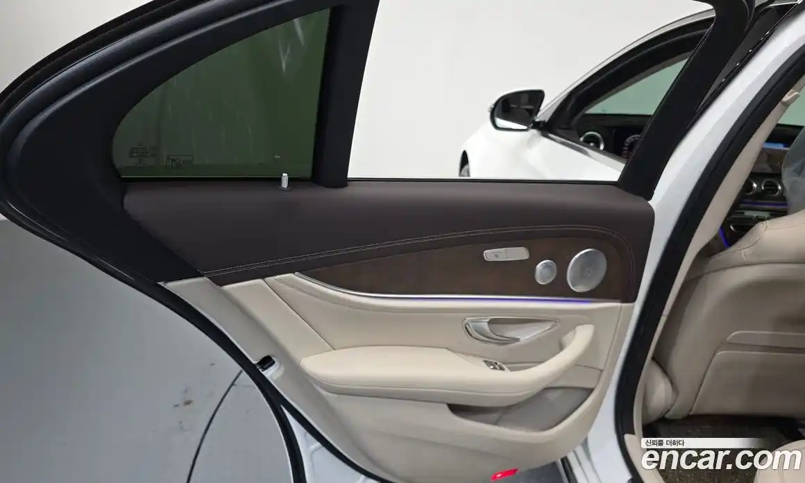 Mercedes-Benz E-Class 2018 2.0 автомат (гидро), фото 14