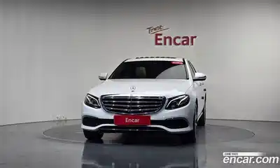 Mercedes-Benz E-Class 2018 2.0 автомат (гидро), миниатюра 2