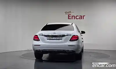 Mercedes-Benz E-Class 2018 2.0 автомат (гидро), миниатюра 3