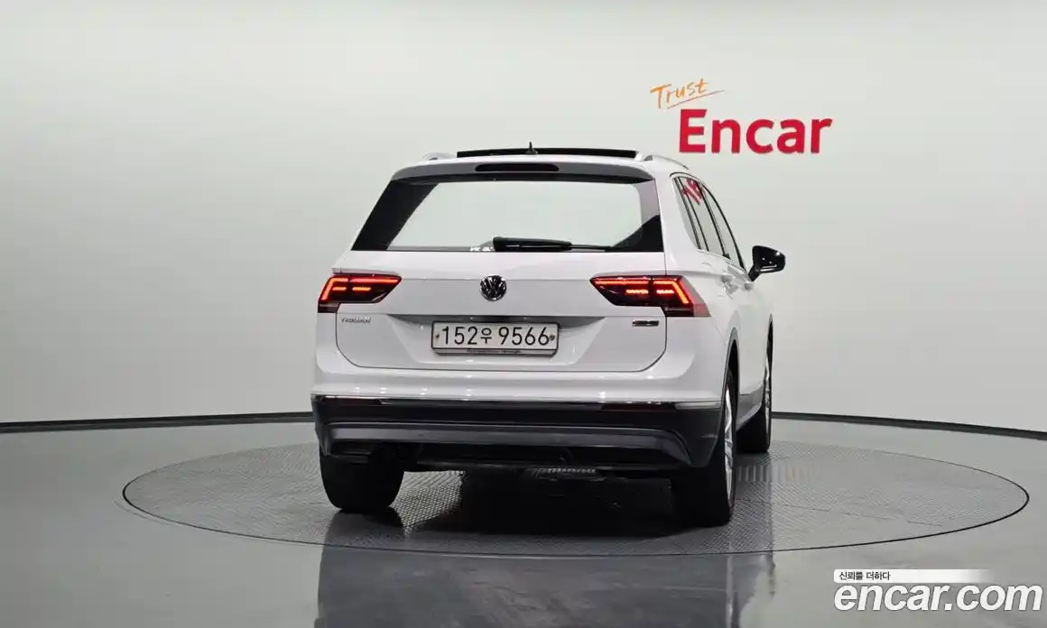 Volkswagen Tiguan 2020 2.0 автомат (гидро), фото 3