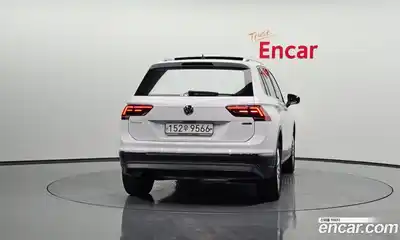 Volkswagen Tiguan 2020 2.0 автомат (гидро), миниатюра 3