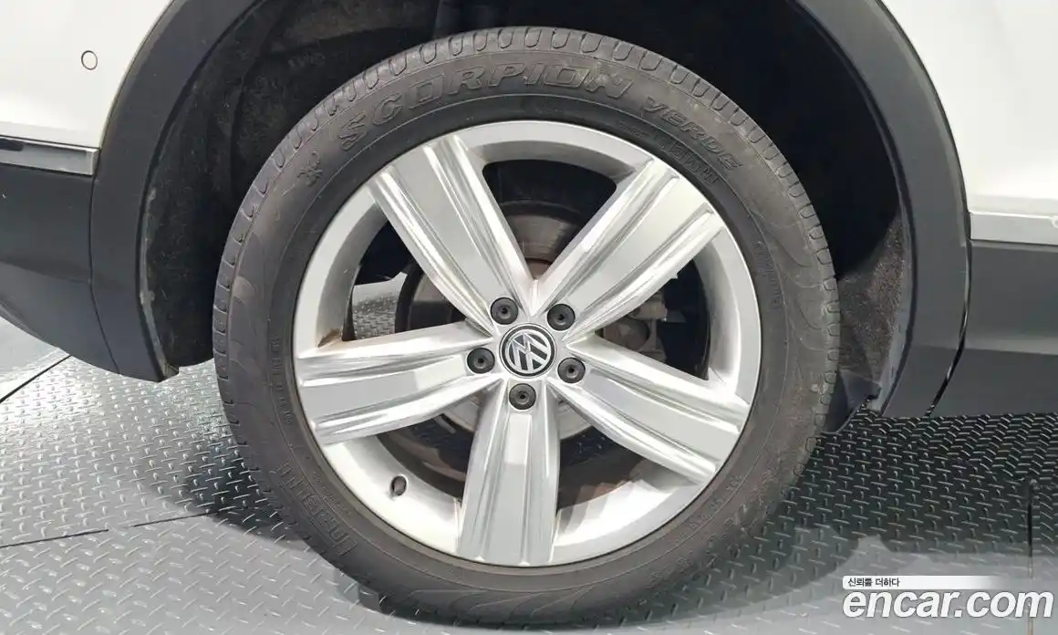 Volkswagen Tiguan 2020 2.0 автомат (гидро), фото 4