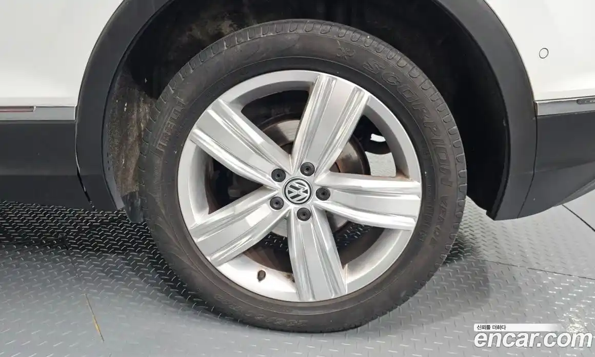 Volkswagen Tiguan 2020 2.0 автомат (гидро), фото 6