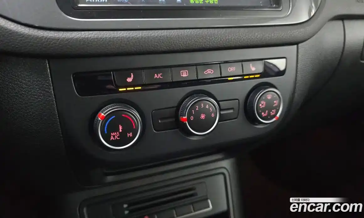 Volkswagen Tiguan 2015 2.0 автомат (гидро), фото 17