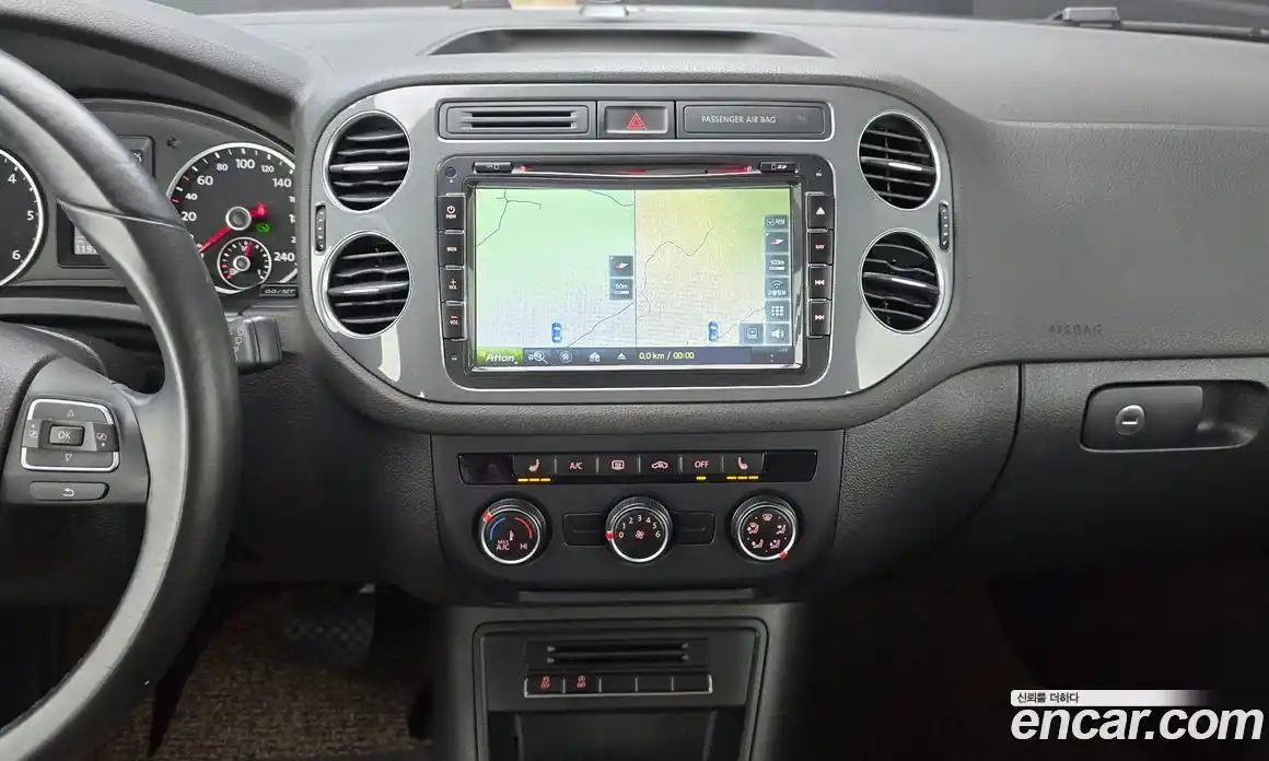 Volkswagen Tiguan 2015 2.0 автомат (гидро), фото 19