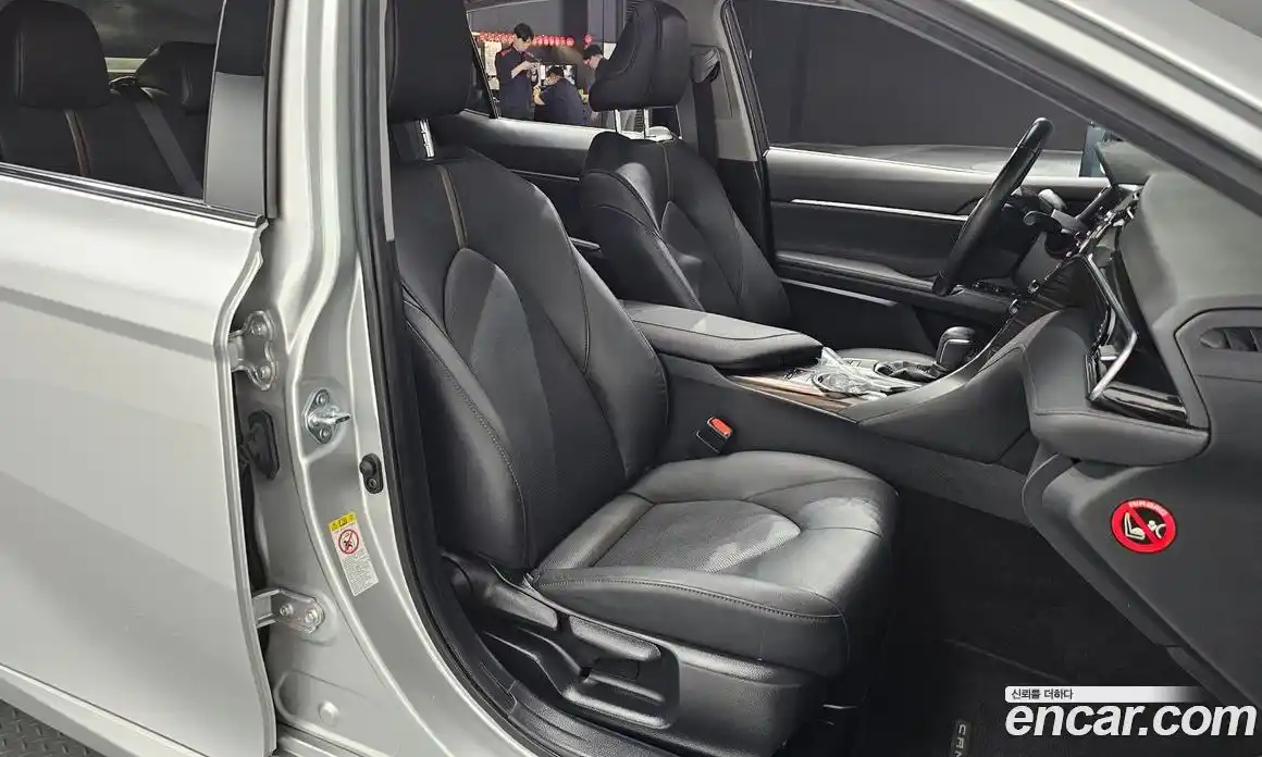 Toyota Camry 2018 2.5 автомат (гидро), фото 11
