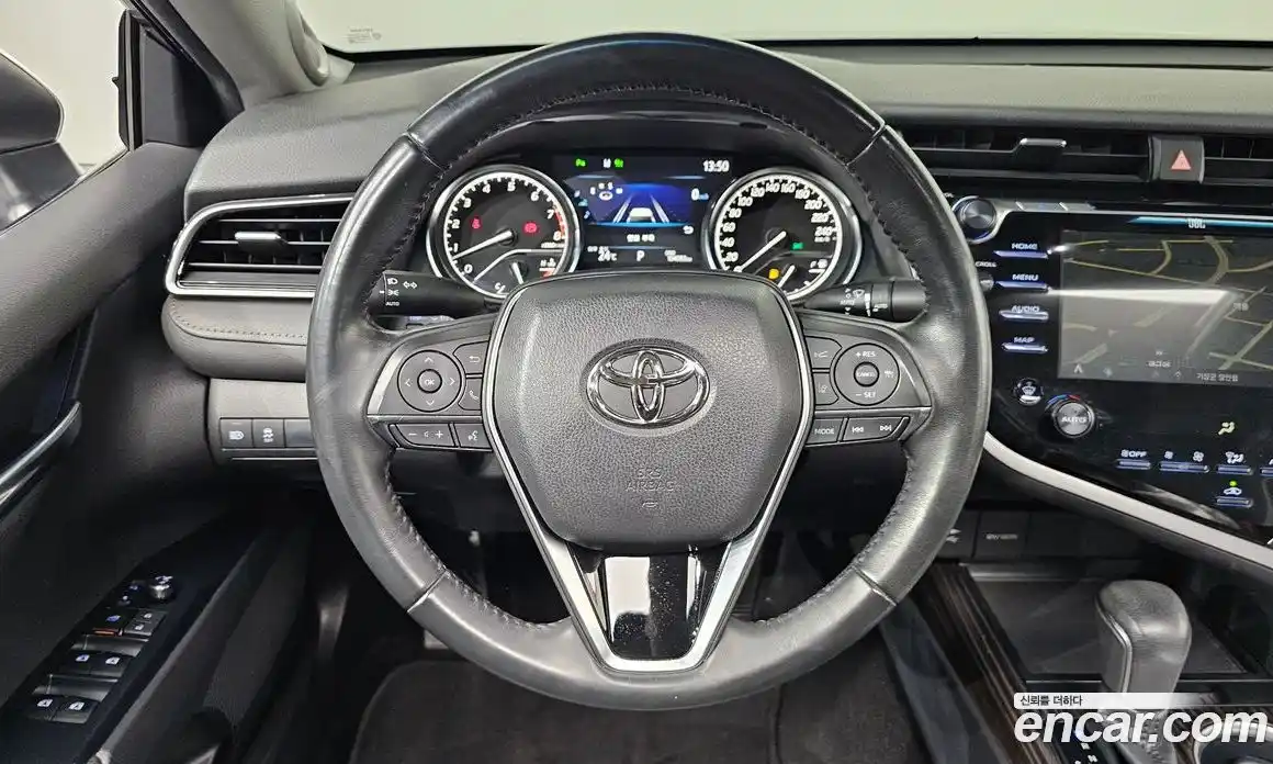 Toyota Camry 2018 2.5 автомат (гидро), фото 13