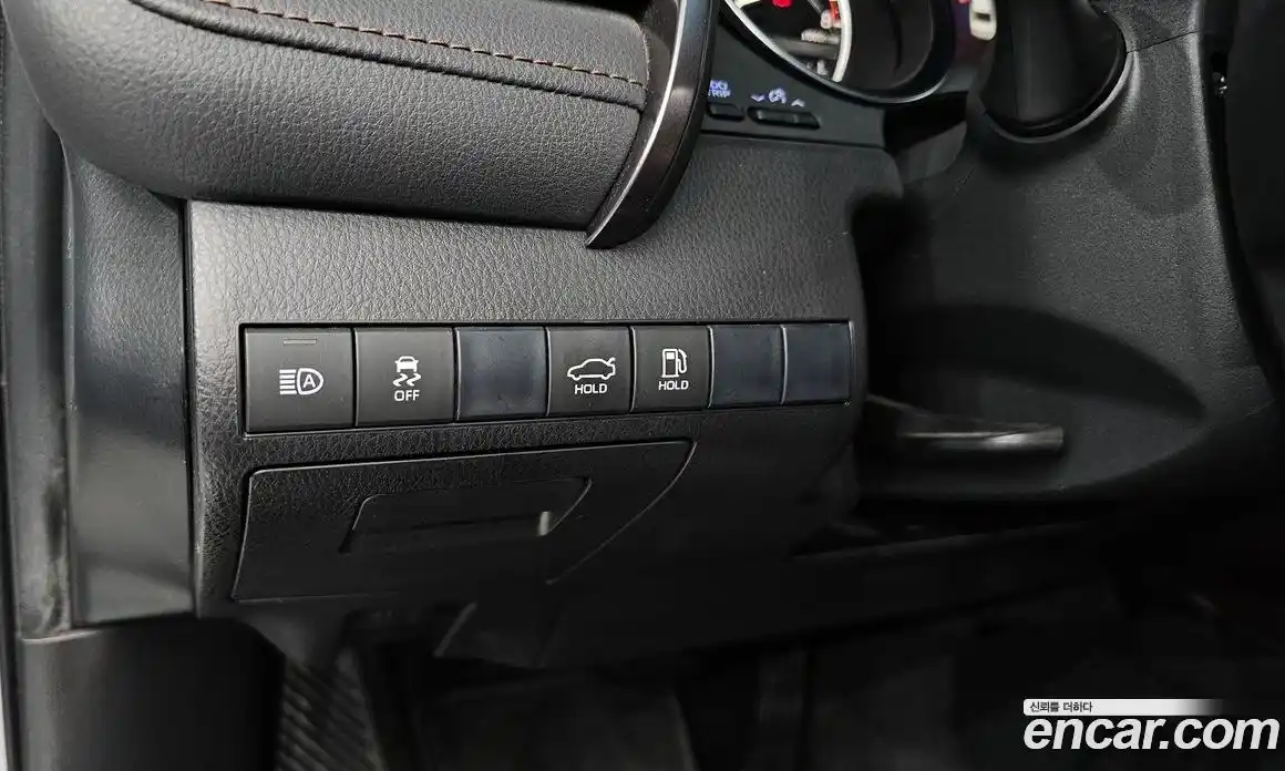 Toyota Camry 2018 2.5 автомат (гидро), фото 14