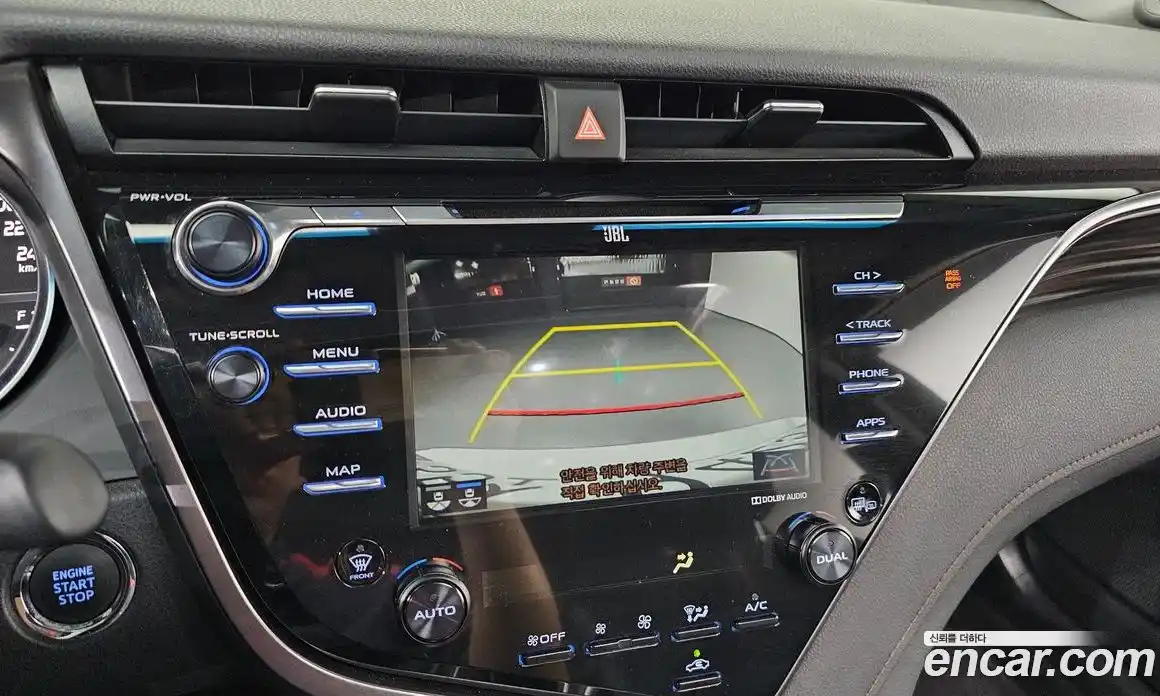 Toyota Camry 2018 2.5 автомат (гидро), фото 17