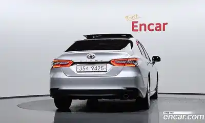 Toyota Camry 2018 2.5 автомат (гидро), миниатюра 4