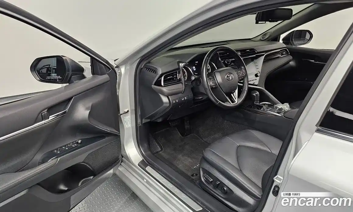Toyota Camry 2018 2.5 автомат (гидро), фото 10