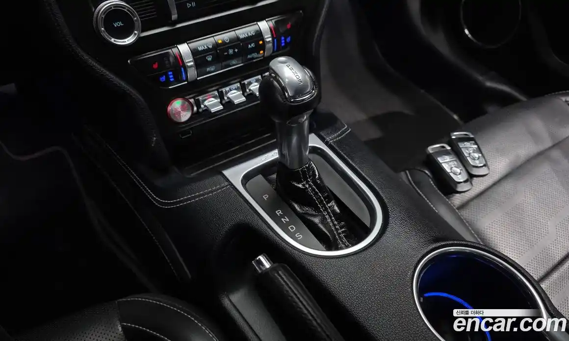 Ford Mustang 2020 2.3 автомат (гидро), фото 11