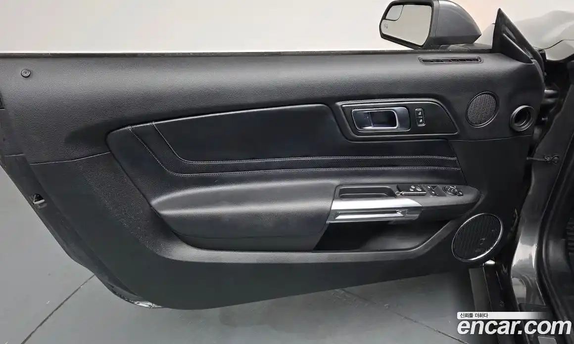 Ford Mustang 2020 2.3 автомат (гидро), фото 13
