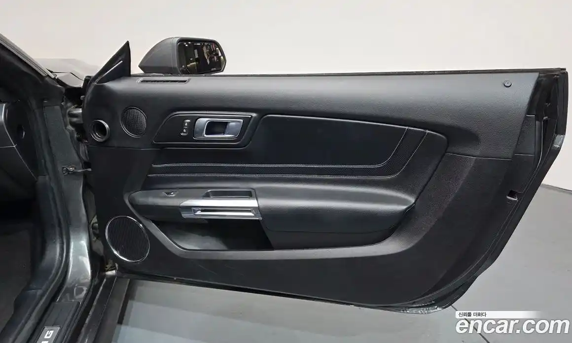 Ford Mustang 2020 2.3 автомат (гидро), фото 14