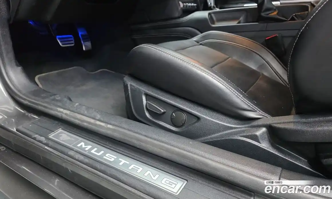Ford Mustang 2020 2.3 автомат (гидро), фото 23
