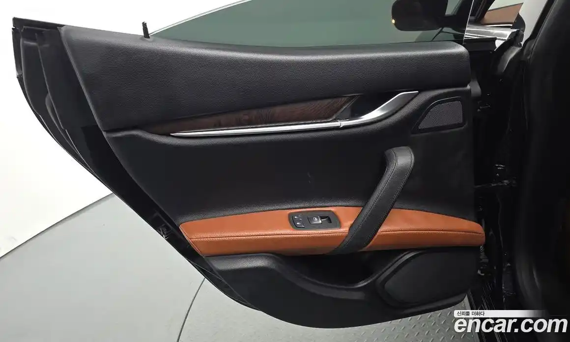 Maserati Ghibli 2017 3.0 автомат (гидро), фото 14 Maserati Ghibli 2017 3.0 автомат (гидро), фото 14