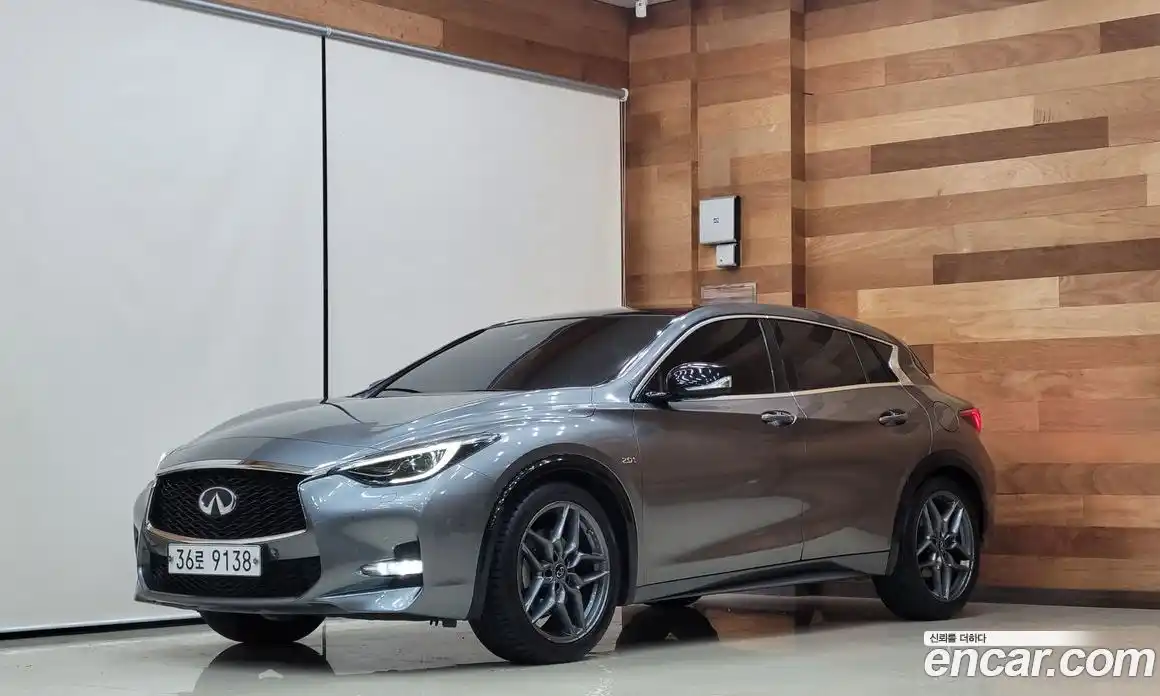Infiniti Q30 2017 2.0 автомат (гидро), фото 1 Infiniti Q30 2017 2.0 автомат (гидро), фото 1