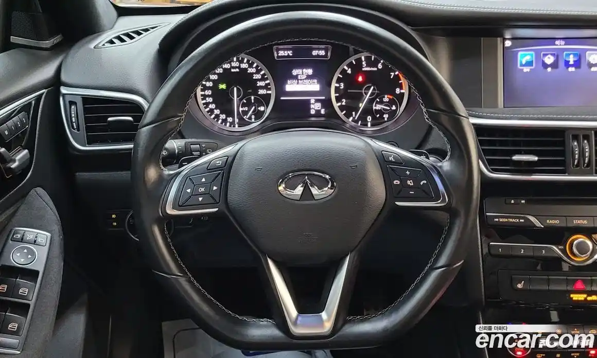 Infiniti Q30 2017 2.0 автомат (гидро), фото 12 Infiniti Q30 2017 2.0 автомат (гидро), фото 12