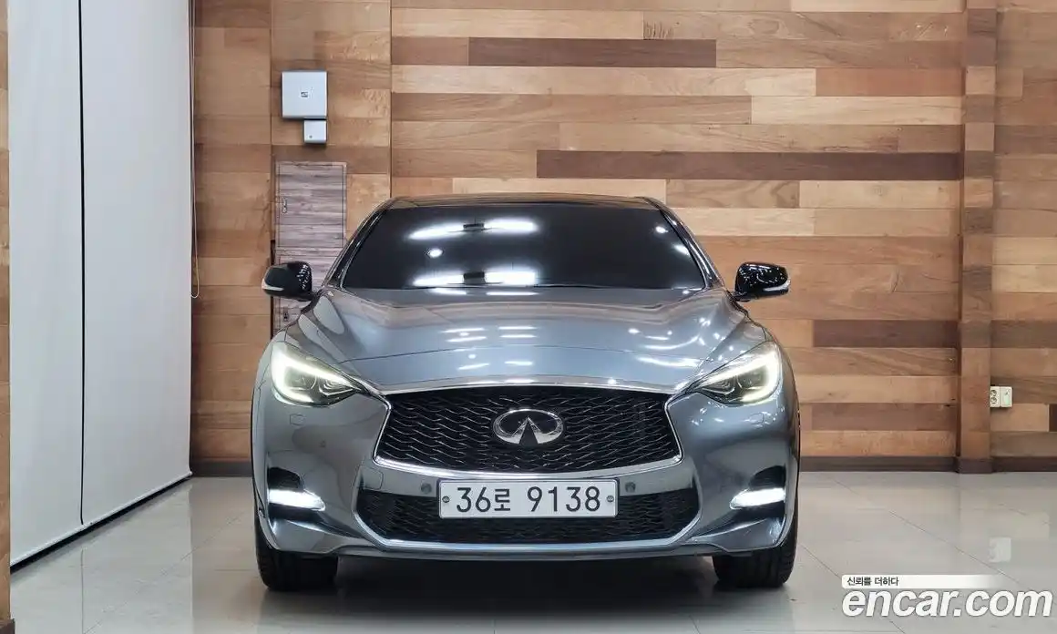 Infiniti Q30 2017 2.0 автомат (гидро), фото 3 Infiniti Q30 2017 2.0 автомат (гидро), фото 3