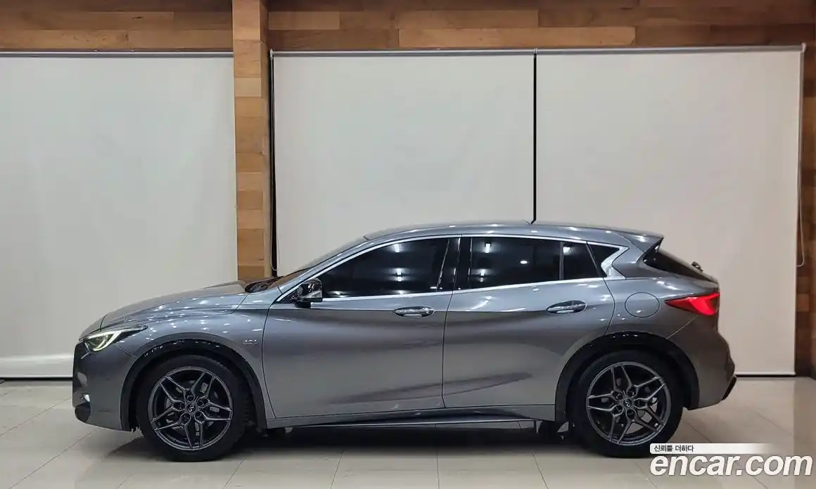 Infiniti Q30 2017 2.0 автомат (гидро), фото 5 Infiniti Q30 2017 2.0 автомат (гидро), фото 5