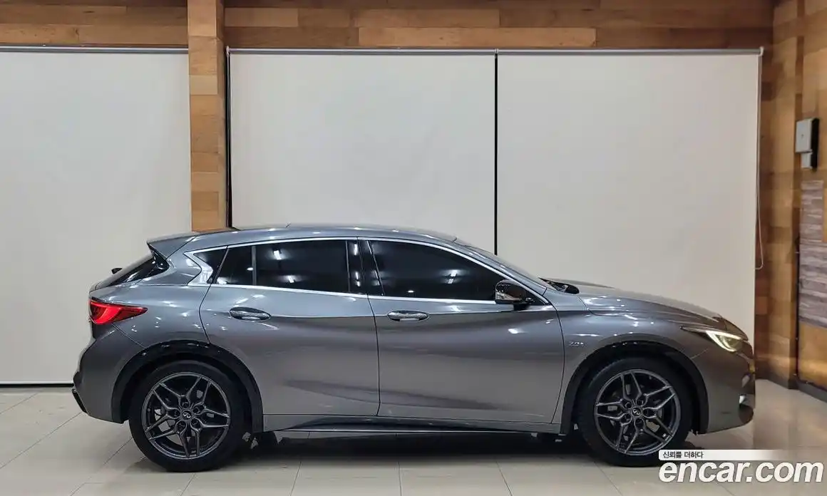 Infiniti Q30 2017 2.0 автомат (гидро), фото 6 Infiniti Q30 2017 2.0 автомат (гидро), фото 6