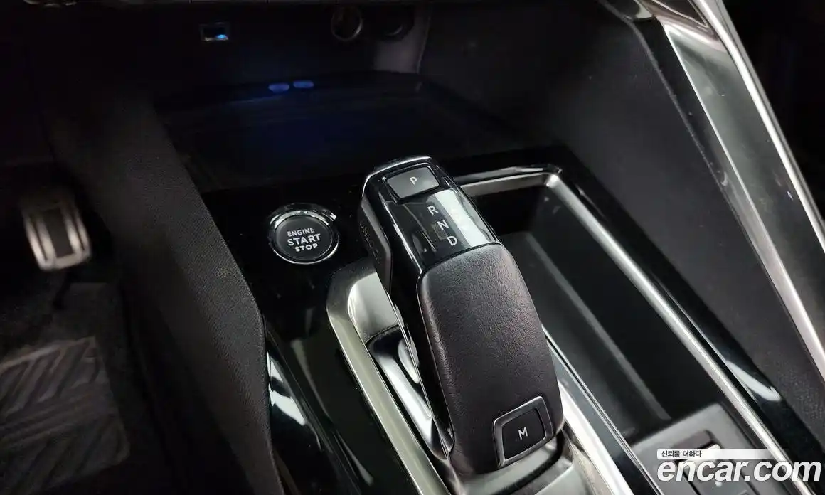 Peugeot 3008 2022 1.2 автомат (гидро), фото 12
