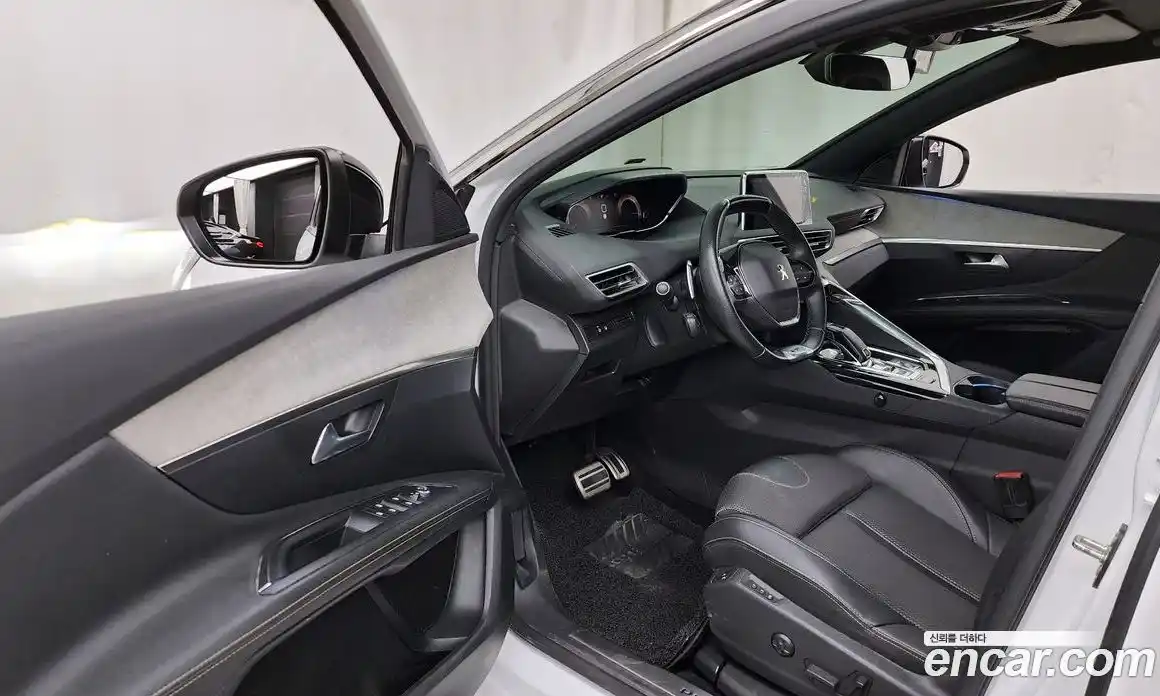 Peugeot 3008 2022 1.2 автомат (гидро), фото 13