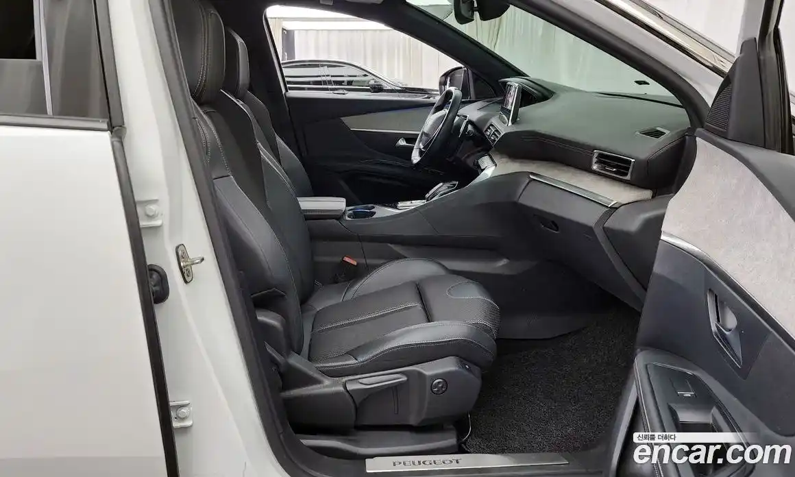 Peugeot 3008 2022 1.2 автомат (гидро), фото 17