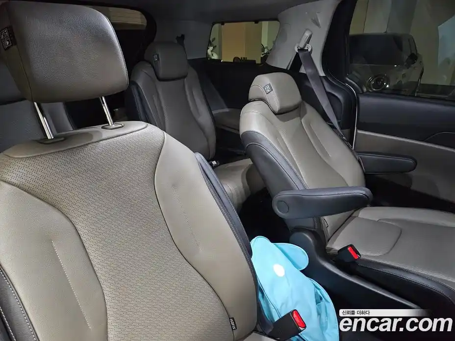 Kia Carnival 2024 1.6 автомат (гидро), фото 11