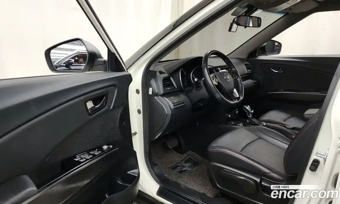 SsangYong TIBOLI 2019 1.6 автомат (гидро), фото 9