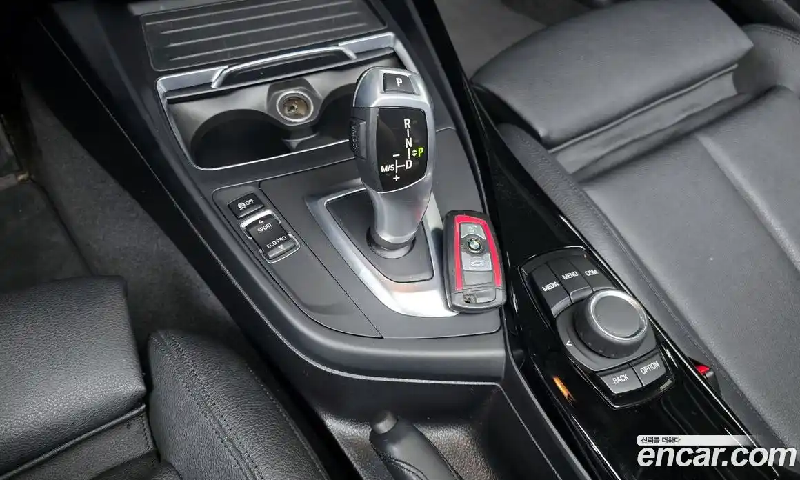 BMW 1 серия 2018 2.0 автомат (гидро), фото 9