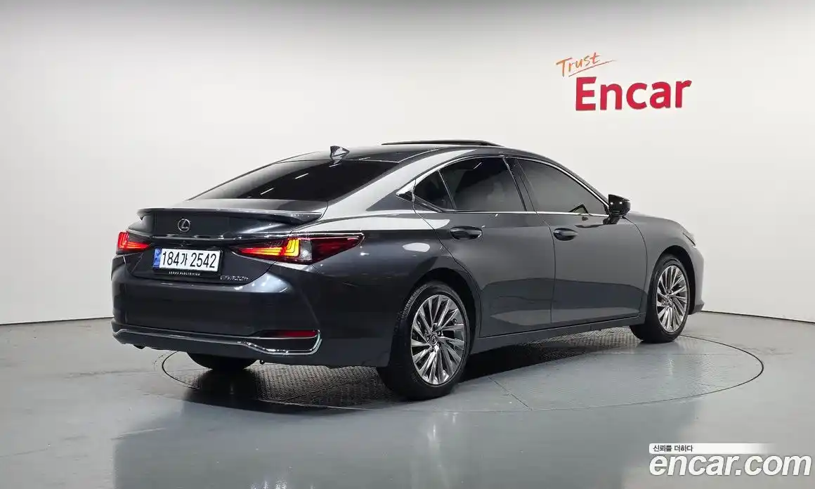 Lexus ES 2024 2.5 автомат (гидро), фото 2 Lexus ES 2024 2.5 автомат (гидро), фото 2